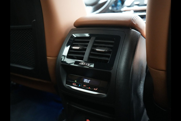 BMW X3 xDrive30e M Sport Plug In Hybrid 293pk Dealer O.H. PHEV | Trekhaak Af Fabriek | Head Up | 360 Camera | Adaptief Onderstel | Lederen Sportstoelen & Stuur Verwarmd | Sfeerverlichting | Keyless | Blis | Navigatie | DAB | Virtual |