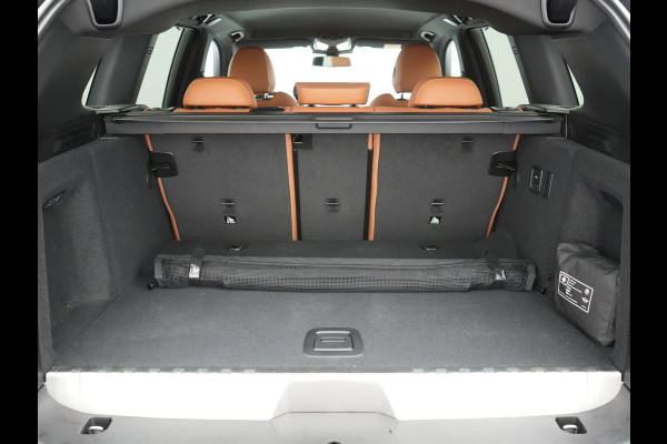 BMW X3 xDrive30e M Sport Plug In Hybrid 293pk Dealer O.H. PHEV | Trekhaak Af Fabriek | Head Up | 360 Camera | Adaptief Onderstel | Lederen Sportstoelen & Stuur Verwarmd | Sfeerverlichting | Keyless | Blis | Navigatie | DAB | Virtual |