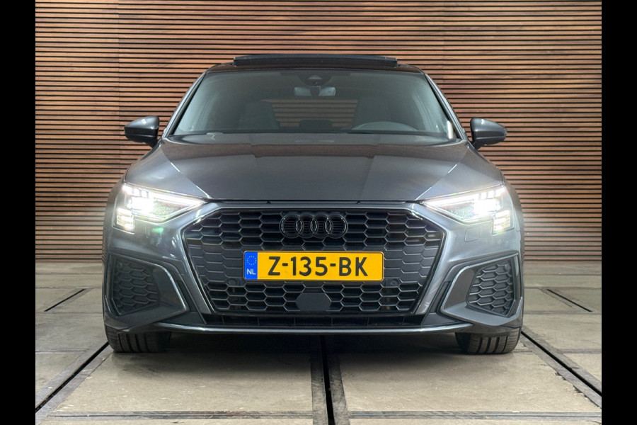 Audi A3 Sportback 40 TFSIe S-line Competition | Black Pack | Full Option | PANO | Matrixx | Ambient | Business-pakket+ | AudiSound