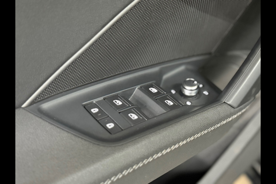 Audi A3 Sportback 40 TFSIe S-line Competition | Black Pack | Full Option | PANO | Matrixx | Ambient | Business-pakket+ | AudiSound