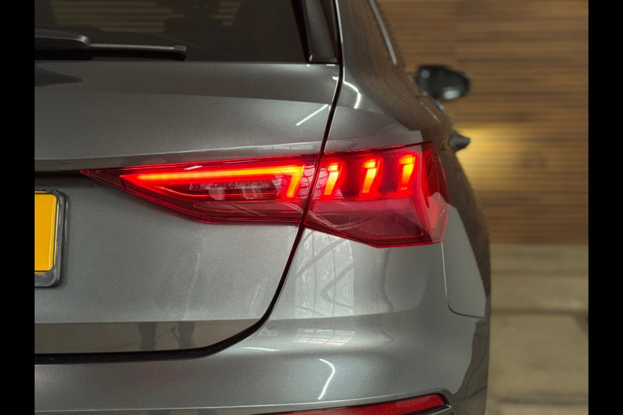 Audi A3 Sportback 40 TFSIe S-line Competition | Black Pack | Full Option | PANO | Matrixx | Ambient | Business-pakket+ | AudiSound