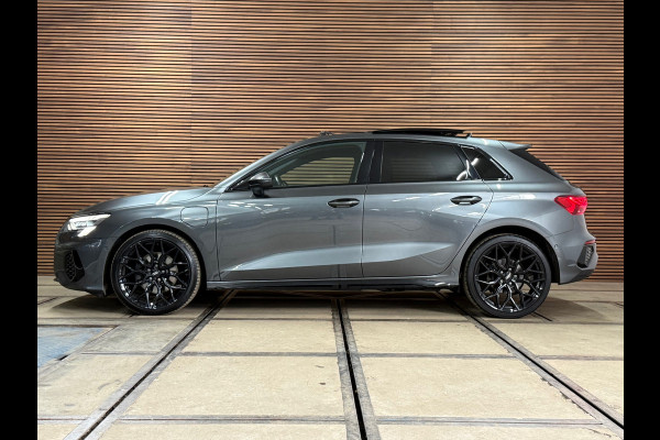 Audi A3 Sportback 40 TFSIe S-line Competition | Black Pack | Full Option | PANO | Matrixx | Ambient | Business-pakket+ | AudiSound