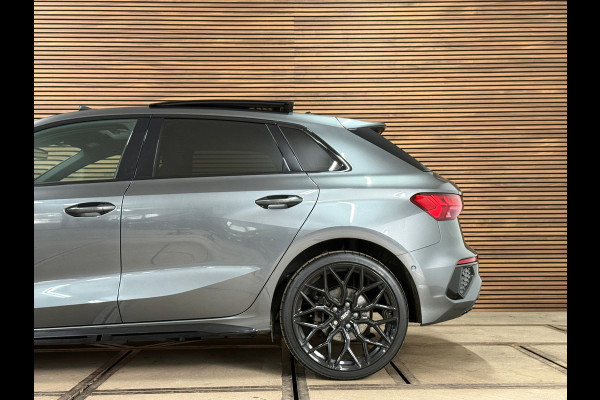 Audi A3 Sportback 40 TFSIe S-line Competition | Black Pack | Full Option | PANO | Matrixx | Ambient | Business-pakket+ | AudiSound