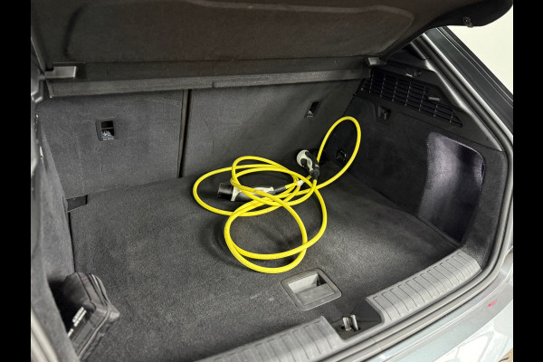 Audi A3 Sportback 40 TFSIe S-line Competition | Black Pack | Full Option | PANO | Matrixx | Ambient | Business-pakket+ | AudiSound