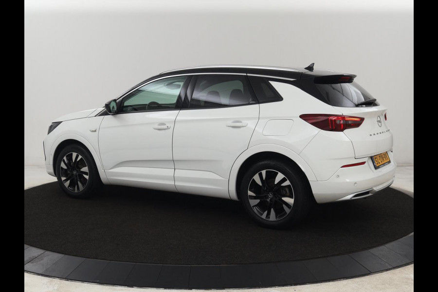 Opel Grandland 1.6 Turbo Plug-In Hybrid Ultimate | Leder/Alcantara | Trekhaak | Stoelverwarming | 360 Camera | Matrix LED | Carplay | Adaptive cruise | Keyless | Navigatie | Stuurverwarming | PHEV