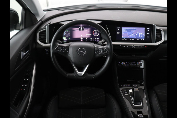 Opel Grandland 1.6 Turbo Plug-In Hybrid Ultimate | Leder/Alcantara | Trekhaak | Stoelverwarming | 360 Camera | Matrix LED | Carplay | Adaptive cruise | Keyless | Navigatie | Stuurverwarming | PHEV