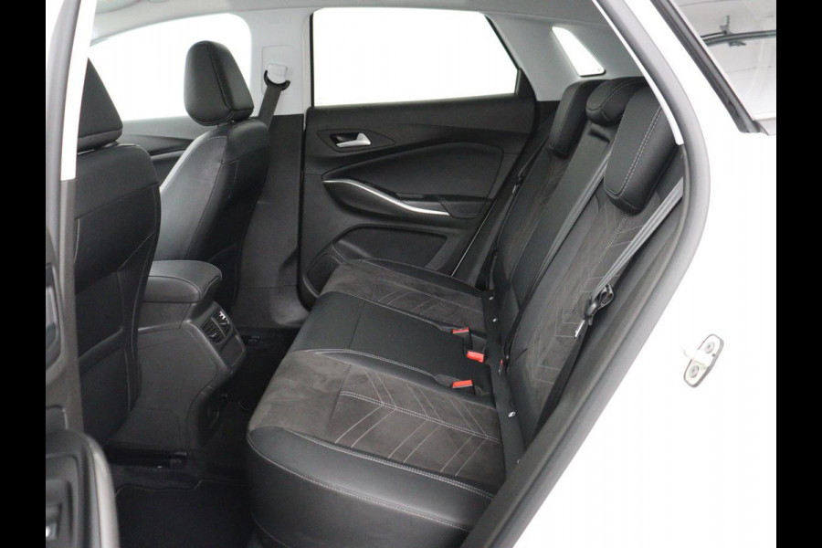 Opel Grandland 1.6 Turbo Plug-In Hybrid Ultimate | Leder/Alcantara | Trekhaak | Stoelverwarming | 360 Camera | Matrix LED | Carplay | Adaptive cruise | Keyless | Navigatie | Stuurverwarming | PHEV