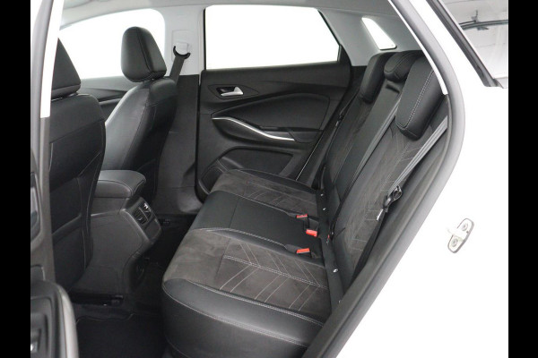 Opel Grandland 1.6 Turbo Plug-In Hybrid Ultimate | Leder/Alcantara | Trekhaak | Stoelverwarming | 360 Camera | Matrix LED | Carplay | Adaptive cruise | Keyless | Navigatie | Stuurverwarming | PHEV