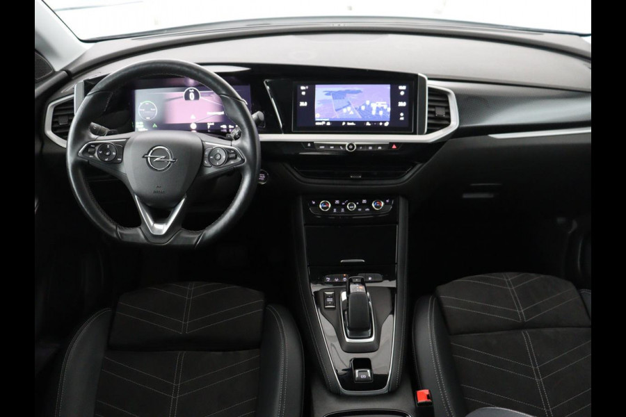 Opel Grandland 1.6 Turbo Plug-In Hybrid Ultimate | Leder/Alcantara | Trekhaak | Stoelverwarming | 360 Camera | Matrix LED | Carplay | Adaptive cruise | Keyless | Navigatie | Stuurverwarming | PHEV