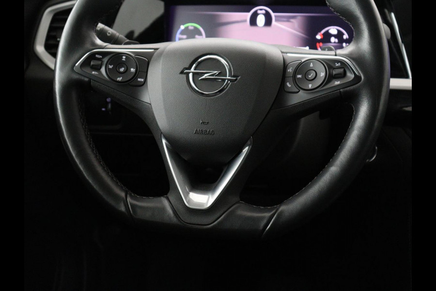 Opel Grandland 1.6 Turbo Plug-In Hybrid Ultimate | Leder/Alcantara | Trekhaak | Stoelverwarming | 360 Camera | Matrix LED | Carplay | Adaptive cruise | Keyless | Navigatie | Stuurverwarming | PHEV