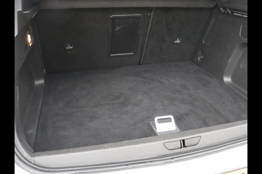 Opel Grandland 1.6 Turbo Plug-In Hybrid Ultimate | Leder/Alcantara | Trekhaak | Stoelverwarming | 360 Camera | Matrix LED | Carplay | Adaptive cruise | Keyless | Navigatie | Stuurverwarming | PHEV