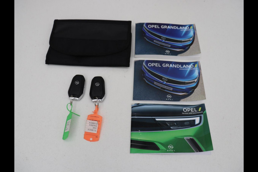 Opel Grandland 1.6 Turbo Plug-In Hybrid Ultimate | Leder/Alcantara | Trekhaak | Stoelverwarming | 360 Camera | Matrix LED | Carplay | Adaptive cruise | Keyless | Navigatie | Stuurverwarming | PHEV