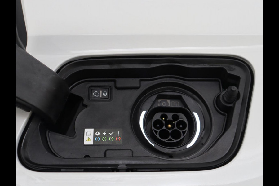 Opel Grandland 1.6 Turbo Plug-In Hybrid Ultimate | Leder/Alcantara | Trekhaak | Stoelverwarming | 360 Camera | Matrix LED | Carplay | Adaptive cruise | Keyless | Navigatie | Stuurverwarming | PHEV