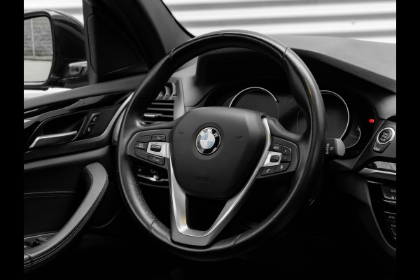 BMW X3 sDrive20i xLine - Pano - Trekhaak - Head-Up - Camera - Hifi