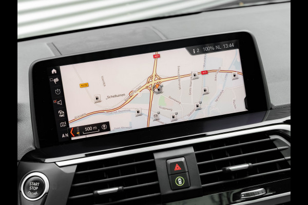 BMW X3 sDrive20i xLine - Pano - Trekhaak - Head-Up - Camera - Hifi