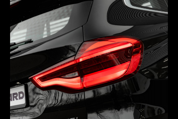 BMW X3 sDrive20i xLine - Pano - Trekhaak - Head-Up - Camera - Hifi