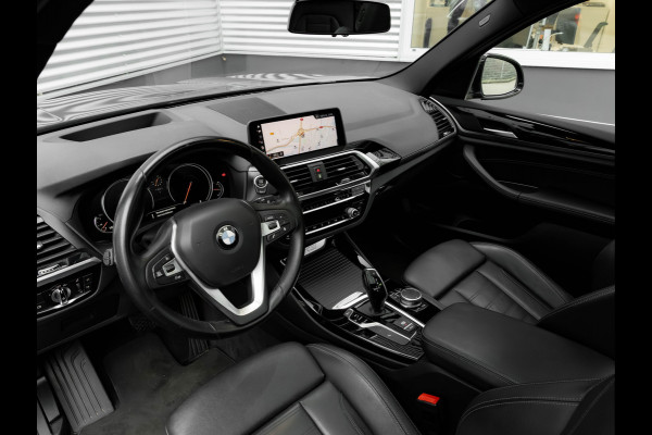 BMW X3 sDrive20i xLine - Pano - Trekhaak - Head-Up - Camera - Hifi
