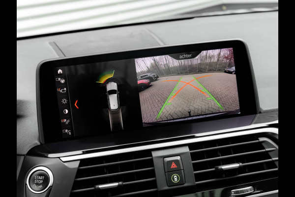 BMW X3 sDrive20i xLine - Pano - Trekhaak - Head-Up - Camera - Hifi