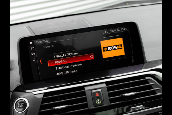 BMW X3 sDrive20i xLine - Pano - Trekhaak - Head-Up - Camera - Hifi