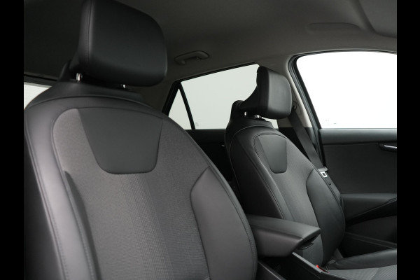 Kia Niro 1.6 GDi DynamicLine Plug In Hybrid 184pk Dealer O.H PHEV | Trekhaak Afneembaar | Adaptive Cruise | Camera | Sportstoelen & Stuur Verwarmd | Keyless | Apple Carplay | Blis | Pilot Assist | Navigatie | Virtual | DAB |