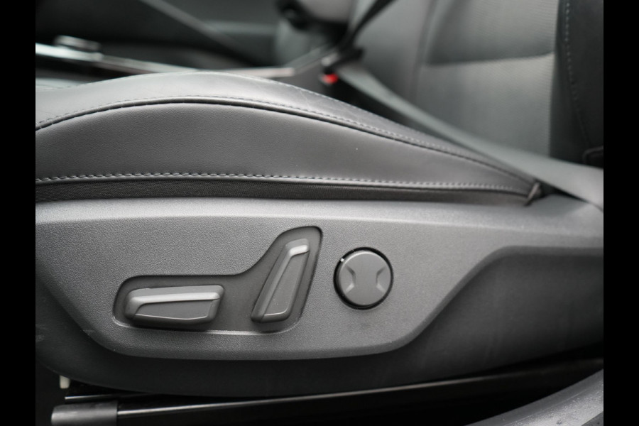 Kia Niro 1.6 GDi DynamicLine Plug In Hybrid 184pk Dealer O.H PHEV | Trekhaak Afneembaar | Adaptive Cruise | Camera | Sportstoelen & Stuur Verwarmd | Keyless | Apple Carplay | Blis | Pilot Assist | Navigatie | Virtual | DAB |