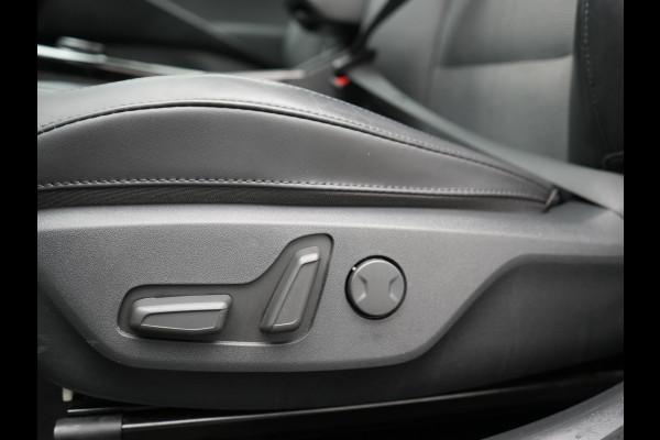 Kia Niro 1.6 GDi DynamicLine Plug In Hybrid 184pk Dealer O.H PHEV | Trekhaak Afneembaar | Adaptive Cruise | Camera | Sportstoelen & Stuur Verwarmd | Keyless | Apple Carplay | Blis | Pilot Assist | Navigatie | Virtual | DAB |
