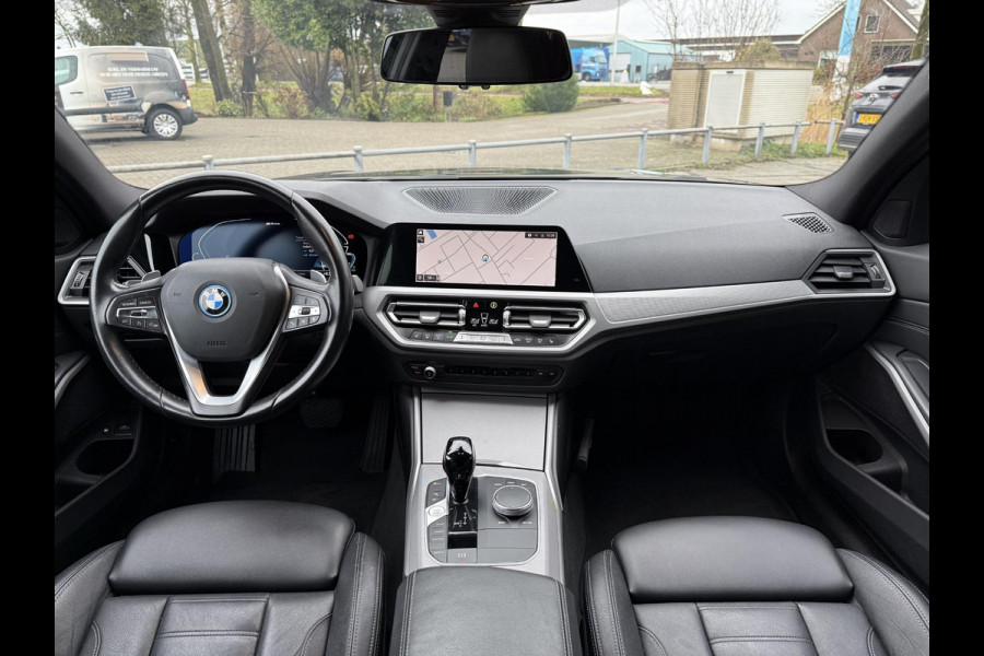BMW 3 Serie Touring 320e Aut. Executive Ed. Plus | SoH 96% | Navi | Camera | Leder | Dravit Grau |