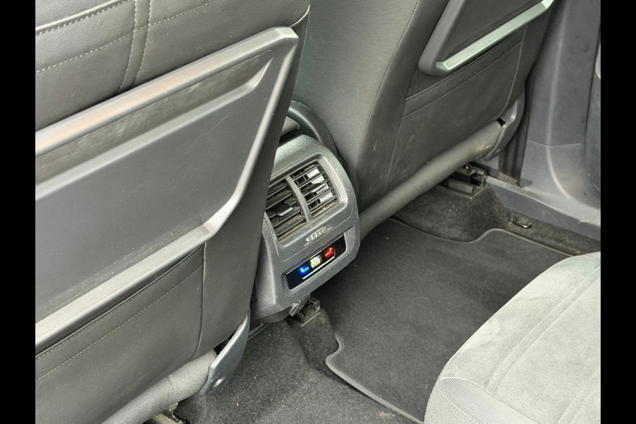 Volkswagen Touran 1.5 TSI DSG 150 pk Highline 5 persoons trekhaak LED
