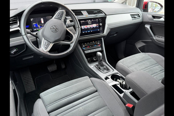 Volkswagen Touran 1.5 TSI DSG 150 pk Highline 5 persoons trekhaak LED