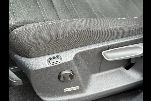 Volkswagen Touran 1.5 TSI DSG 150 pk Highline 5 persoons trekhaak LED