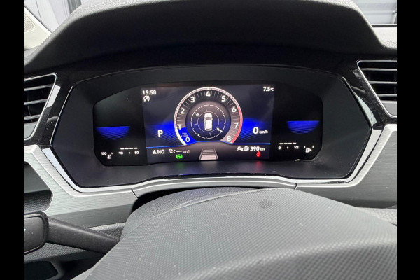 Volkswagen Touran 1.5 TSI DSG 150 pk Highline 5 persoons trekhaak LED