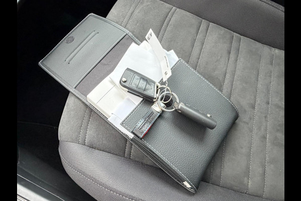 Volkswagen Touran 1.5 TSI DSG 150 pk Highline 5 persoons trekhaak LED