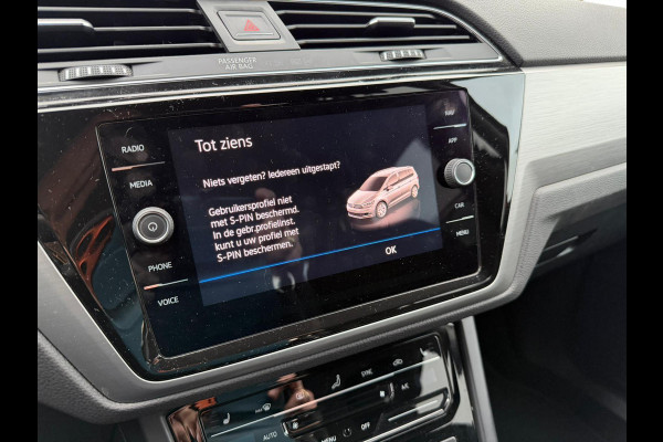 Volkswagen Touran 1.5 TSI DSG 150 pk Highline 5 persoons trekhaak LED