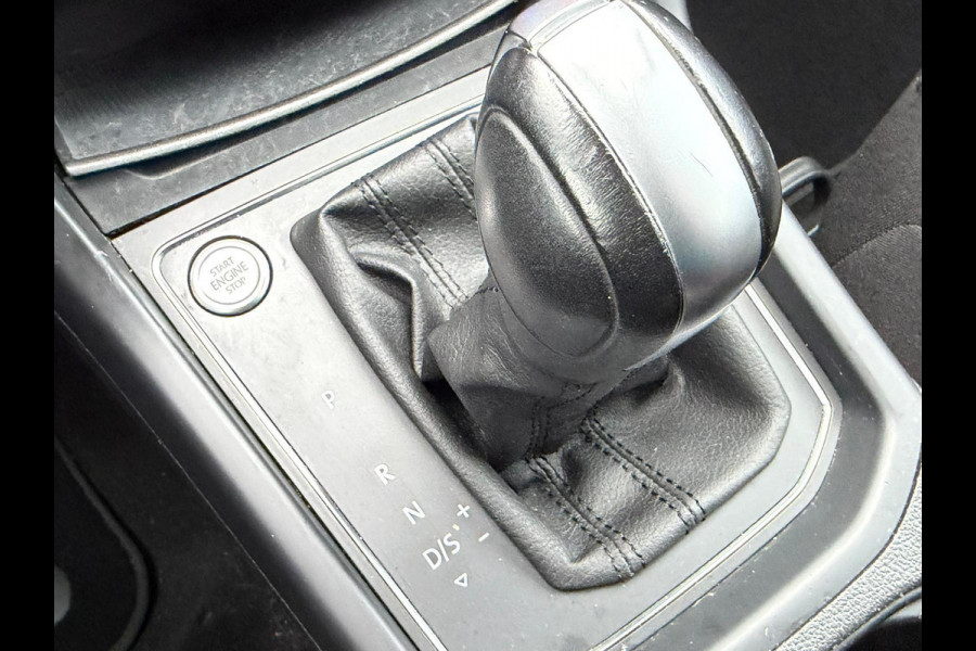 Volkswagen Touran 1.5 TSI DSG 150 pk Highline 5 persoons trekhaak LED