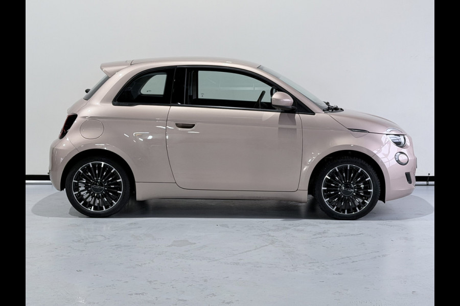 Fiat 500E Icon 42 kWh CAMERA 17 INCH VELGEN