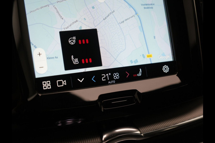 Volvo XC60 T6 AWD Plus Dark LONG RANGE Plug In Hybrid 350pk Dealer O.H PHEV | Panodak | Adaptive Cruise | 360 Camera | Lederen Sportstoelen Memory & Verwarmd | Keyless | Apple Carplay | Pilot Assist | Blis | Virtual | Google Maps | DAB |