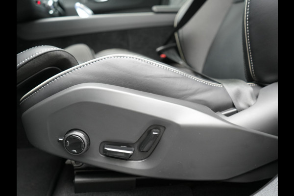 Volvo XC60 T6 AWD Plus Dark LONG RANGE Plug In Hybrid 350pk Dealer O.H PHEV | Panodak | Adaptive Cruise | 360 Camera | Lederen Sportstoelen Memory & Verwarmd | Keyless | Apple Carplay | Pilot Assist | Blis | Virtual | Google Maps | DAB |