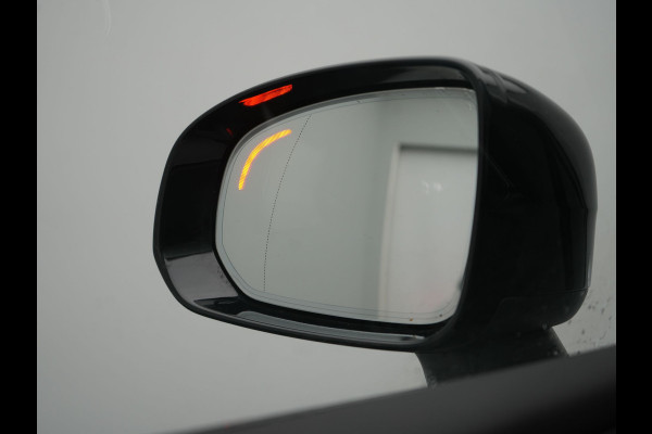Volvo XC60 T6 AWD Plus Dark LONG RANGE Plug In Hybrid 350pk Dealer O.H PHEV | Panodak | Adaptive Cruise | 360 Camera | Lederen Sportstoelen Memory & Verwarmd | Keyless | Apple Carplay | Pilot Assist | Blis | Virtual | Google Maps | DAB |
