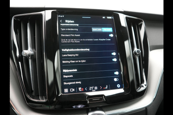 Volvo XC60 T6 AWD Plus Dark LONG RANGE Plug In Hybrid 350pk Dealer O.H PHEV | Panodak | Adaptive Cruise | 360 Camera | Lederen Sportstoelen Memory & Verwarmd | Keyless | Apple Carplay | Pilot Assist | Blis | Virtual | Google Maps | DAB |
