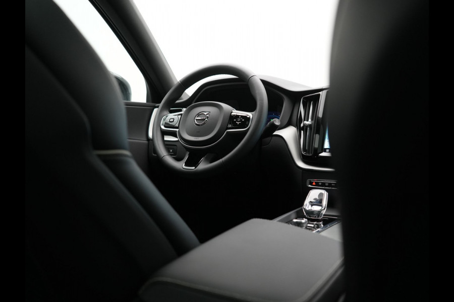 Volvo XC60 T6 AWD Plus Dark LONG RANGE Plug In Hybrid 350pk Dealer O.H PHEV | Panodak | Adaptive Cruise | 360 Camera | Lederen Sportstoelen Memory & Verwarmd | Keyless | Apple Carplay | Pilot Assist | Blis | Virtual | Google Maps | DAB |