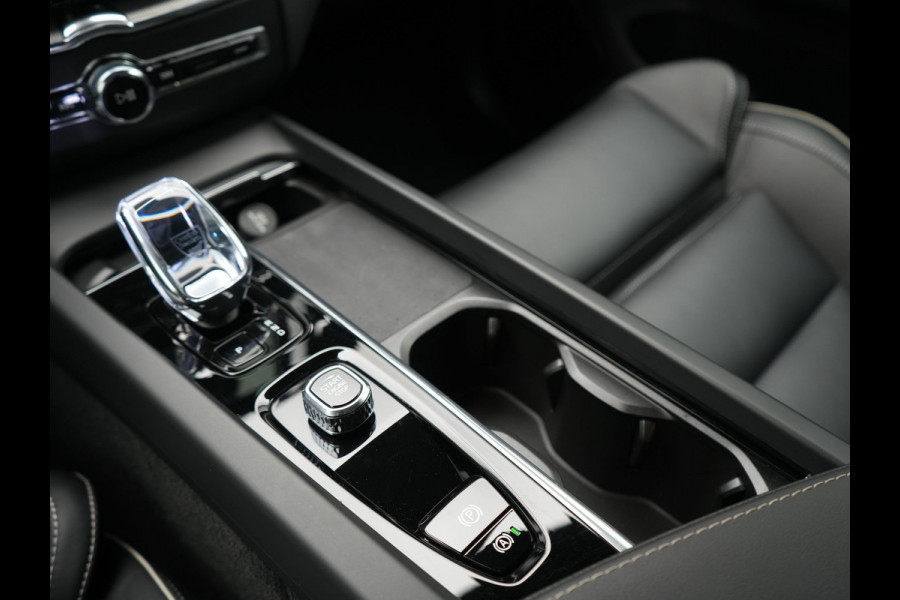 Volvo XC60 T6 AWD Plus Dark LONG RANGE Plug In Hybrid 350pk Dealer O.H PHEV | Panodak | Adaptive Cruise | 360 Camera | Lederen Sportstoelen Memory & Verwarmd | Keyless | Apple Carplay | Pilot Assist | Blis | Virtual | Google Maps | DAB |