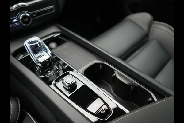 Volvo XC60 T6 AWD Plus Dark LONG RANGE Plug In Hybrid 350pk Dealer O.H PHEV | Panodak | Adaptive Cruise | 360 Camera | Lederen Sportstoelen Memory & Verwarmd | Keyless | Apple Carplay | Pilot Assist | Blis | Virtual | Google Maps | DAB |