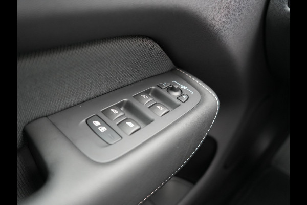 Volvo XC60 T6 AWD Plus Dark LONG RANGE Plug In Hybrid 350pk Dealer O.H PHEV | Panodak | Adaptive Cruise | 360 Camera | Lederen Sportstoelen Memory & Verwarmd | Keyless | Apple Carplay | Pilot Assist | Blis | Virtual | Google Maps | DAB |