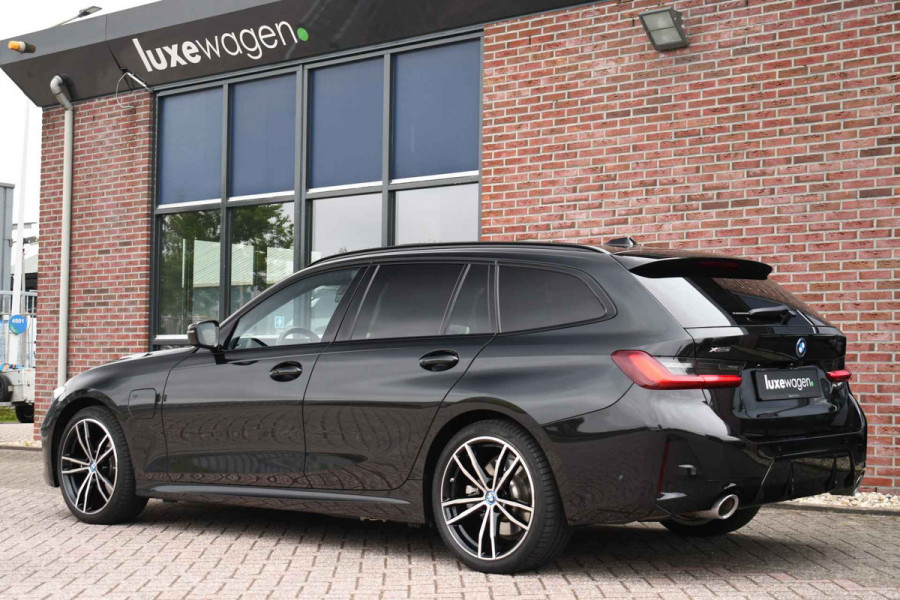 BMW 3 Serie Touring 330e xDrive M-Sport LCI-2 ACC el-zetels-leder HUD 19inch