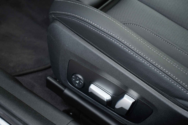 BMW 3 Serie Touring 330e xDrive M-Sport LCI-2 ACC el-zetels-leder HUD 19inch
