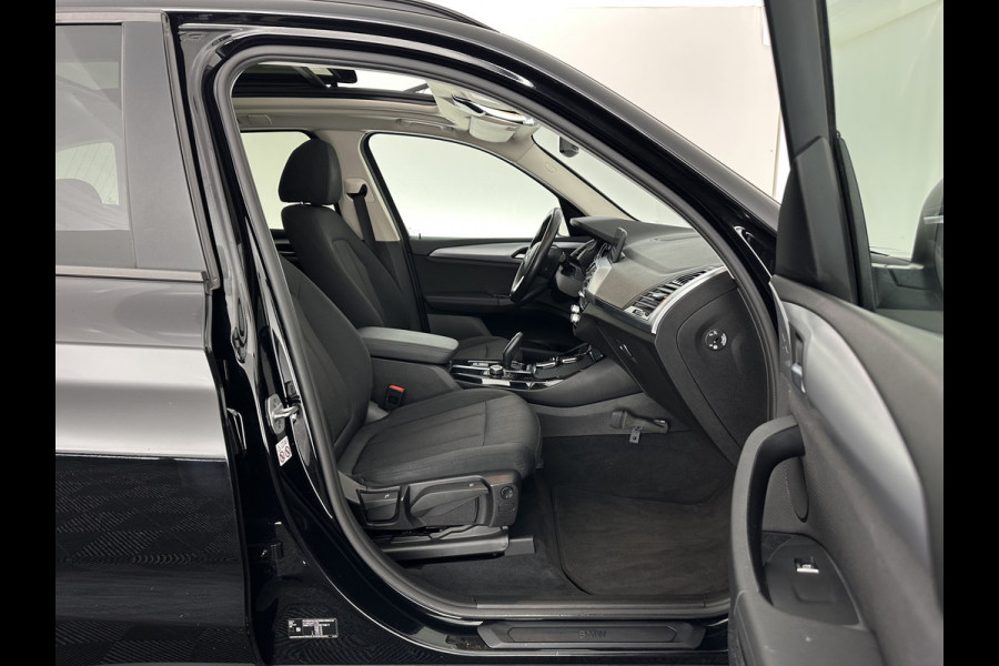 BMW X3 xDrive30e (INCL.BTW) *PANO | FULL-LED | NAVI-FULLMAP | COMFORT-SEATS | PRIVACY-GLASS | ECC | PDC | CRUISE | 18''ALU | TOWBAR*