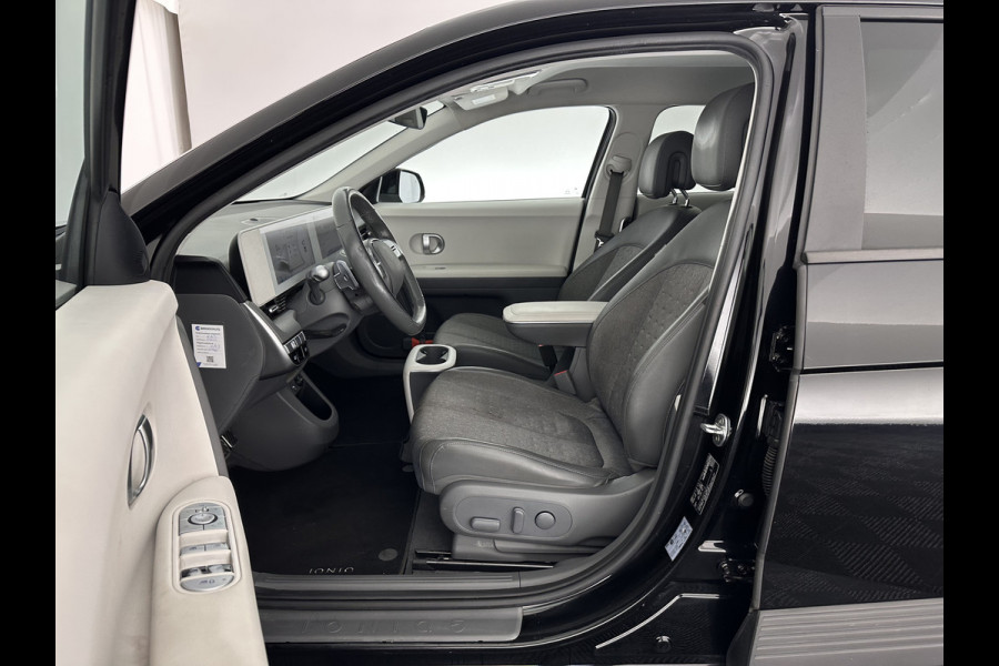 Hyundai IONIQ 5 Connect+ 73kWh INCL-BTW) Aut *HEATPUMP | LEATHER-FABRIC | BOSE-AUDIO | FULL-LED | DIGI-COCKPIT | AMBIENTLIGHT | DAB | SHIFTPADDLES | HEAD-UP | NAVI-FULLMAP | KEYLESS | CAMERA | HEATED-COMFORTSEATS | TOWBAR