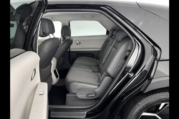 Hyundai IONIQ 5 Connect+ 73kWh INCL-BTW) Aut *HEATPUMP | LEATHER-FABRIC | BOSE-AUDIO | FULL-LED | DIGI-COCKPIT | AMBIENTLIGHT | DAB | SHIFTPADDLES | HEAD-UP | NAVI-FULLMAP | KEYLESS | CAMERA | HEATED-COMFORTSEATS | TOWBAR