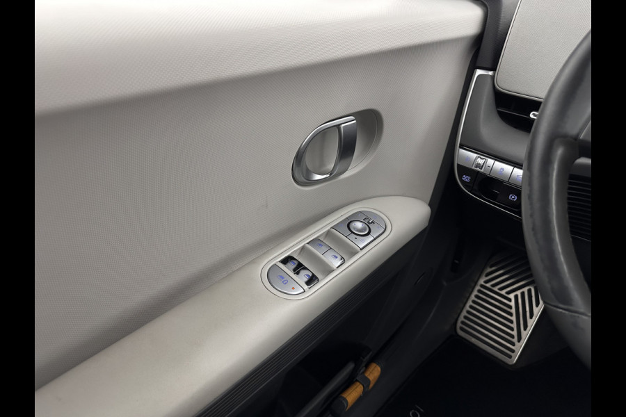 Hyundai IONIQ 5 Connect+ 73kWh INCL-BTW) Aut *HEATPUMP | LEATHER-FABRIC | BOSE-AUDIO | FULL-LED | DIGI-COCKPIT | AMBIENTLIGHT | DAB | SHIFTPADDLES | HEAD-UP | NAVI-FULLMAP | KEYLESS | CAMERA | HEATED-COMFORTSEATS | TOWBAR