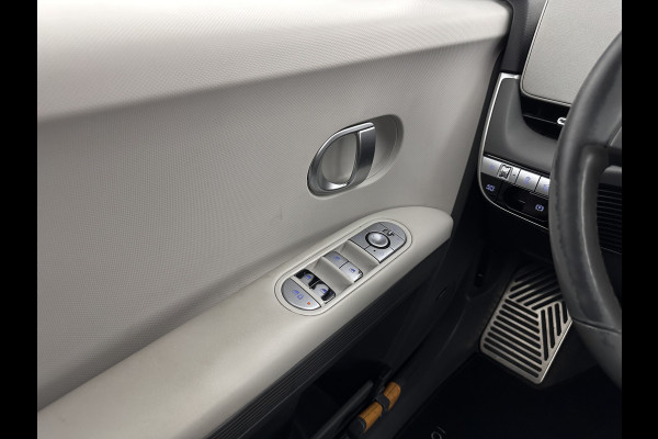 Hyundai IONIQ 5 Connect+ 73kWh INCL-BTW) Aut *HEATPUMP | LEATHER-FABRIC | BOSE-AUDIO | FULL-LED | DIGI-COCKPIT | AMBIENTLIGHT | DAB | SHIFTPADDLES | HEAD-UP | NAVI-FULLMAP | KEYLESS | CAMERA | HEATED-COMFORTSEATS | TOWBAR